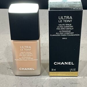 CHANEL Ultra Le Teint Foundation - BR22, New/Unopened
